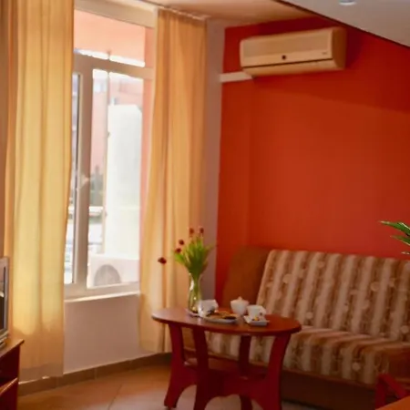 Appartement двустаен апартамент в - Rainboow *